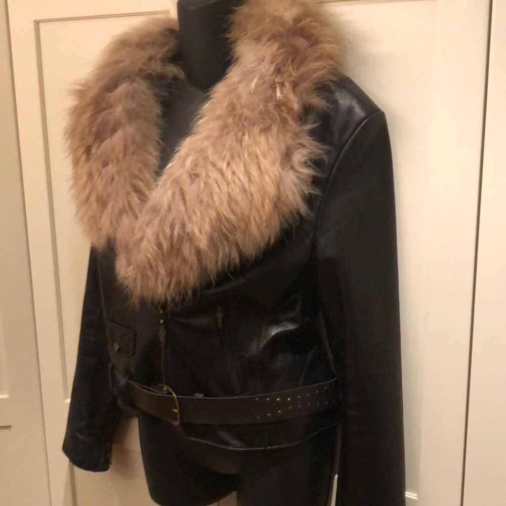 Soft leather coat belted with real fur